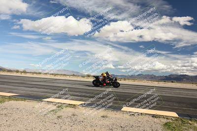 media/Nov-16-2025-Race Pace (Sun) [[8c5fa54630]]/Non Verified Riders (1st 20 Minutes)/3-Turn 3 Inside (11am)/